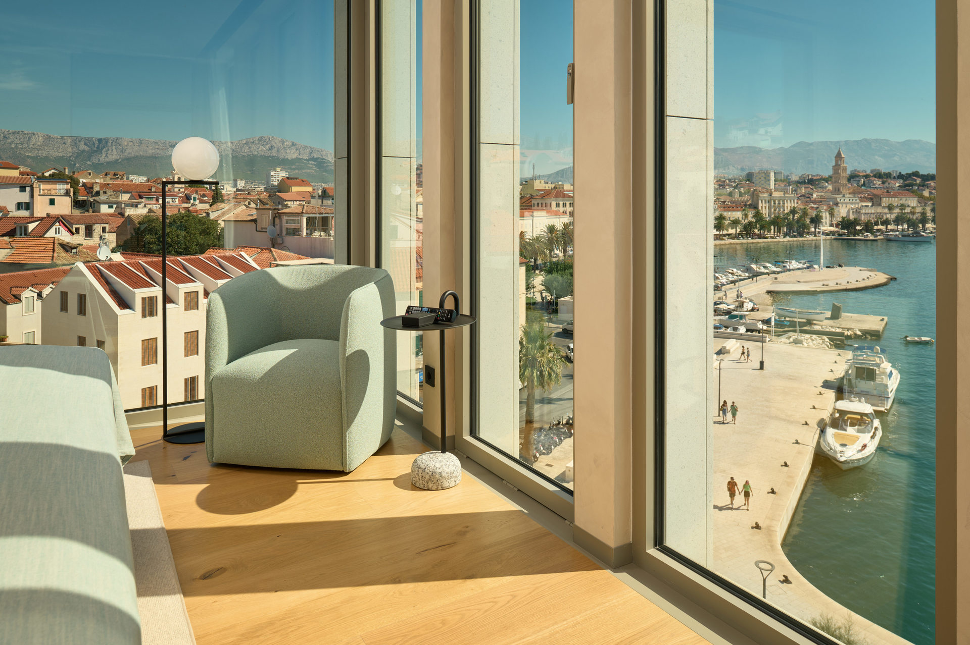 Airport Split hotel Ambasador Split taxi transfer